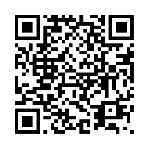 手上的长枪和大斧发出锋利的寒光二维码生成