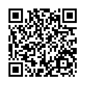 手上还拿着镶嵌了各色矿物和宝石的法杖二维码生成