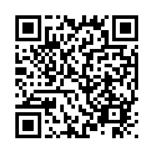 手中不知道何时已经多了一把手枪二维码生成