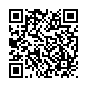 手中也出现了一柄大刀和一块玉简二维码生成