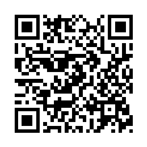 手中出现一张红色符纸咻的一声弹在黑蛇身上二维码生成