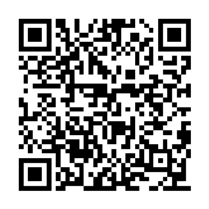 手中的法宝也是狠狠地朝着阵玄子身上招呼过去二维码生成