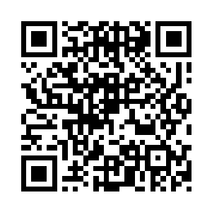 手中的通讯机关竟然投放出大型投影二维码生成