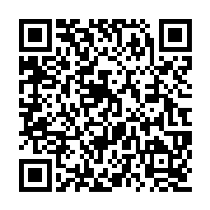 手套上面的痕迹也全部的都抹在了自己的脸上面二维码生成