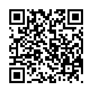 手已经伸进袋子里准备把钢管拿出来了二维码生成