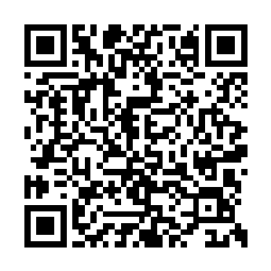 手持宝剑闪电般朝着一名铁药人的鼻子砍了过去二维码生成