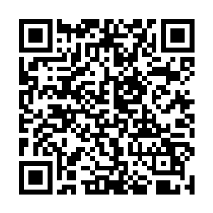 手持着裂空夺魄枪对着葫芦的出口就是一招暴雨狂澜二维码生成