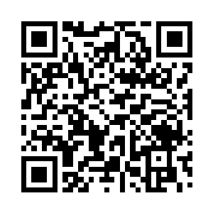 手指无意识的紧紧握住冰冷的油罐把手二维码生成