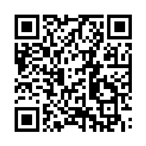 手指有一下每一下的轻轻的敲击着扶手二维码生成