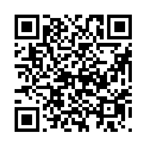 手掌没轻没重的拍到了洛悠悠的身上二维码生成