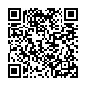手握混沌神剑快速的和那穿着黑色盔甲的人战斗了起来二维码生成