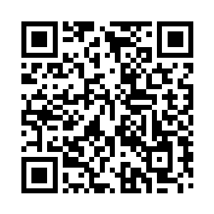 手机屏幕上显示着一个名叫孙建兵的男人二维码生成