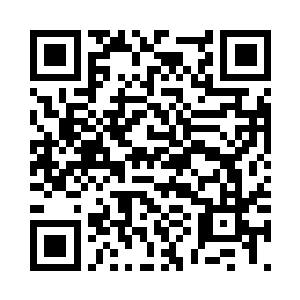 手臂上的肌肉在放松与紧绷之间起伏二维码生成