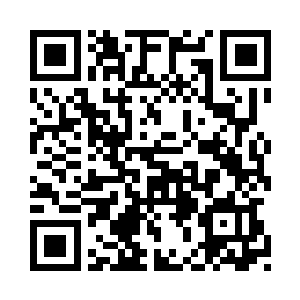 手里拿着个储物袋在不停的晃动着二维码生成