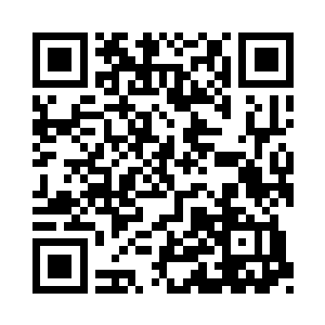 手里握着一块大圣杂货铺的牌匾直接挂了上去二维码生成