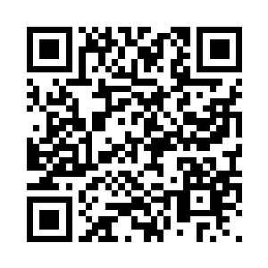 才从美国洛杉矶运到中国的游艇面前二维码生成
