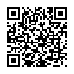 才发觉她今天和自己女儿穿了同一款的连衣裙二维码生成