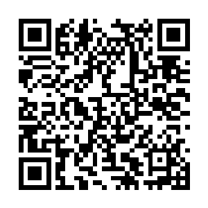 才鼓起勇气回到一座位于城镇犄角旮旯的铁匠铺子二维码生成