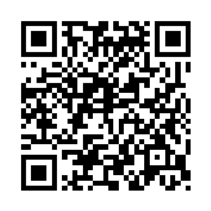 扎克已经被他手下的神骨甲战士包围起来二维码生成