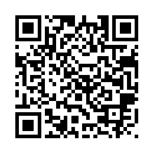 打头的两个人是昨晚在旱冰场被我二维码生成