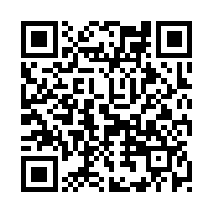 打开的车门差点刮在路旁的树干上二维码生成