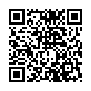 扣过来的小艇让整个人都倒栽在水底二维码生成