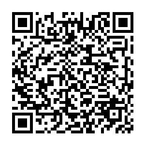 找一个经常在天脉雪陆和仙侠之陆之间做生意的客商就可以对照翻译了二维码生成