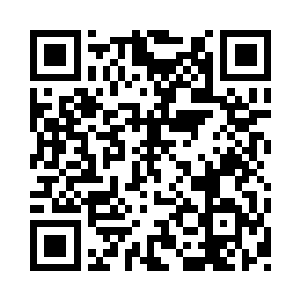 把两个男人提起来扔在昏倒的眼镜男身旁二维码生成