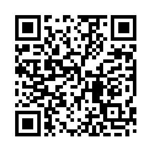 把大珠子一样样仔细地在手腕上戴好二维码生成