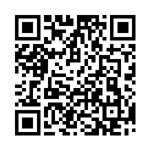 把头转回来时又看到玻璃上映出的倒影在笑二维码生成