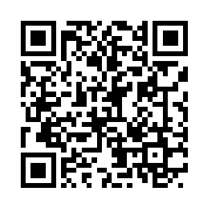 把穿着白色小棉袜的玉足挤进了棉拖鞋里二维码生成