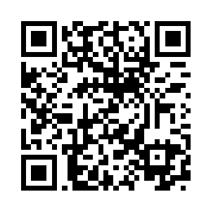 把绳索一端的锁扣固定在消防梯的钢架上二维码生成