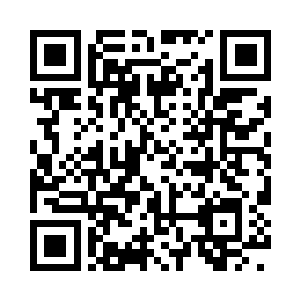 把荞麦粉和水一起倒进陶盆里揉成面团二维码生成