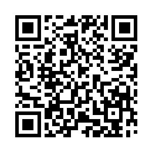 抓起地上的雪不要命的往越流殇身上砸二维码生成