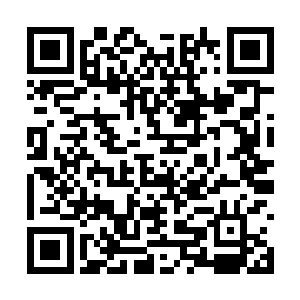 抓起步话机对里面联络的古丽莎小跑几步追上巴克二维码生成