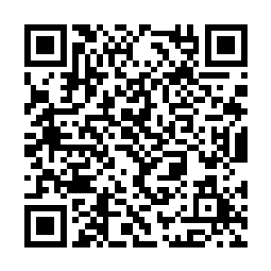 抬头看一眼天上泛着淡淡白晕的阳日已经接近地表二维码生成