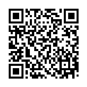 抬步向着那名昏迷过去的服务生走了过去二维码生成