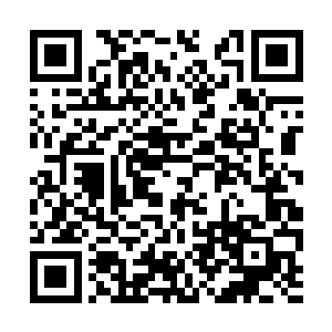 抬起头贝海发现齐一铭这小子现在不光是人过来了二维码生成