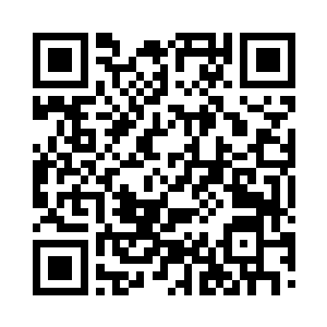 抱着自己的大舅舅就没有要松开的意思二维码生成