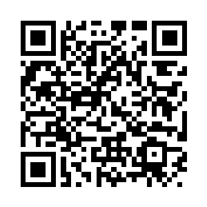 拇指扣住从武库里挑得的巨剑赤霞剑柄二维码生成