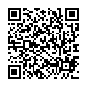 拉斐尔一手一个新做好的炸弹就跑到了直升机旁边二维码生成