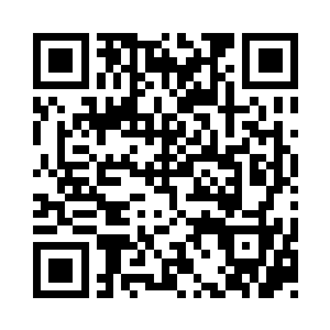 拉斐尔和十几个人从人群里迎面挤了过来二维码生成