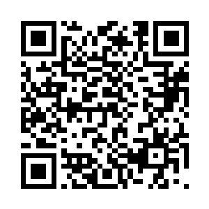 拍卖会的主持人欧迪也是满脸的无奈二维码生成