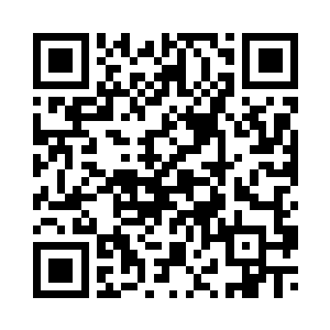 拎着兜苹果的男生从11a门里走出来二维码生成