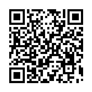 拿在手里凝视着这颗朱红色的小药丸二维码生成