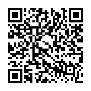 拿着姑娘这个作料瓶倾倒的时候手肯定抖动的厉害二维码生成