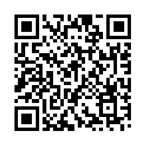 持有单兵装备的觉醒者或是在街道的角落二维码生成