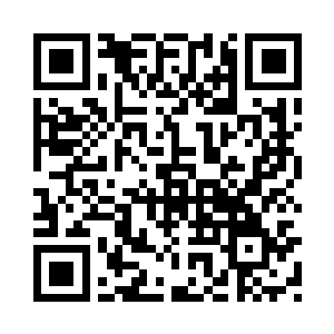 指了指那边座位上的两个苗条美女二维码生成