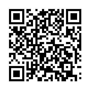 挥向妮娜的手腕就好像被铁钳夹住一样二维码生成