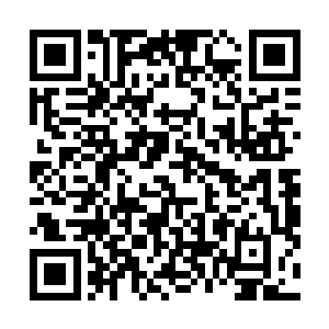 挥手让门卫把刚刚按照天凌的吩咐准备好的轮椅推了过来二维码生成